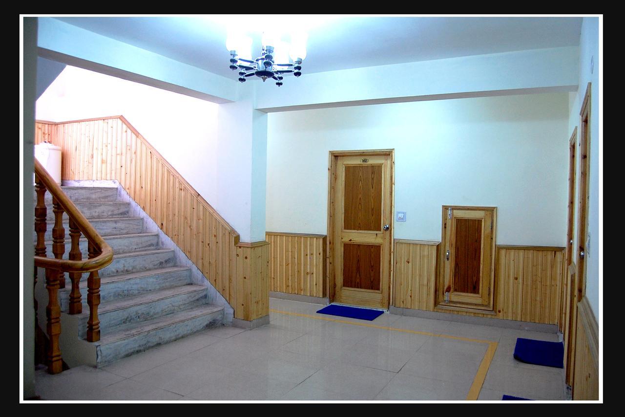 Hotel Nitesh Manali  Luaran gambar